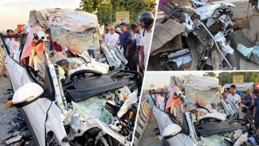 केरल के त्रिशूर जिले में शुक्रवार देर रात एक दर्दनाक सड़क हादसे में 8 इंजीनियरिंग छात्रों की मौत हो गई। छात्रों से भरी कार हाईवे पर खड़ी लॉरी के पीछे जा घुसी। टक्कर इतनी जोरदार थी कि कार बुरी तरह क्षतिग्रस्त हो गई और छात्रों को बाहर निकालने के लिए वाहन को काटना पड़ा।
